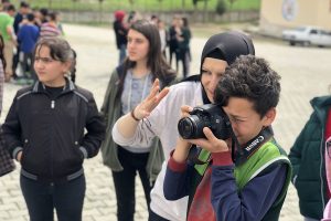 K&ouml;y okulu &ouml;ğrencileri fotoğraf&ccedil;ılıkla tanıştı