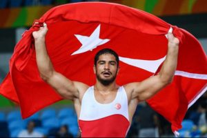 Taha Akg&uuml;l Avrupa şampiyonu!