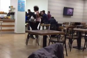 &Ouml;ğrenci kavgasına gelen polislere b&uuml;y&uuml;k s&uuml;rpriz