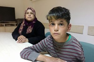 Suriye'deki i&ccedil; savaştan ka&ccedil;tı, kazada kolunu kaybetti