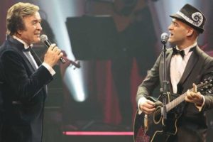 Erol Evgin 50. sanat yılında oğluyla aynı sahneyi paylaştı