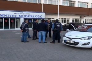 Yasa dışı bahis &ccedil;etesine operasyon: 15 g&ouml;zaltı