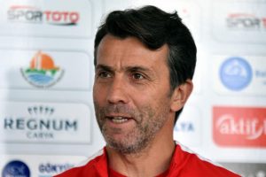 B&uuml;lent Korkmaz: Benimle &ccedil;alışmak isteyen bir kul&uuml;p var