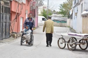 &Ouml;mr&uuml;n&uuml; kaza ge&ccedil;iren eşine adadı