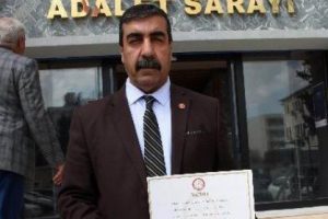 Nusaybin'de 7. kez se&ccedil;ilen muhtar mazbatasını aldı