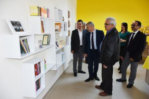 Karaman'da TOKİ Ortaokuluna kütüphane
