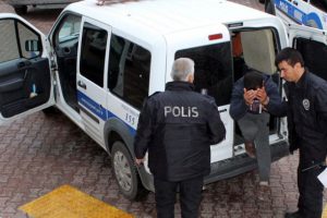 Asılsız bomba ihbarında bulununca yakalandı