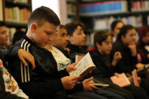 Bursa'da Şebnem Köstem öğrencilere Nezihe Meriç okudu