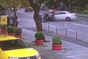 Motosiklet s&uuml;r&uuml;c&uuml;s&uuml; &ouml;l&uuml;mden b&ouml;yle d&ouml;nd&uuml;