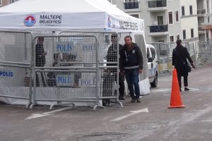 Maltepe'de oy sayım işlemi sürüyor