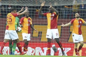 Galatasaray, deplasmanda derbi galibiyetine hasret