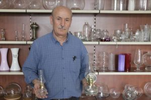 Nostalji meraklıları i&ccedil;in 'gaz lambası' &uuml;retiyor