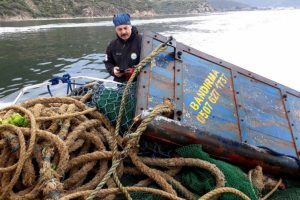 Yalova'da yasak trol ağları denizden toplandı