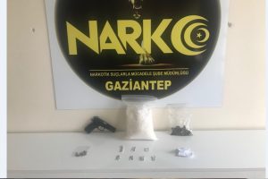 Narkotik polisinden zehir tacirlerine b&uuml;y&uuml;k darbe: 22 g&ouml;zaltı