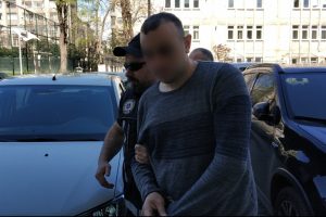 Tarlada g&ouml;m&uuml;l&uuml; bonzai ile yakalanan şahıs tutuklandı