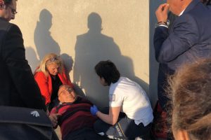 Vatandaş intihara kalkıştı, apartman sakini otomobilinin derdine d&uuml;şt&uuml;