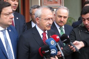 Kılı&ccedil;daroğlu'ndan Can Bartu'nun ailesine taziye ziyareti