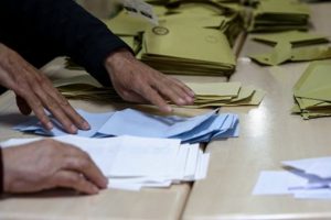 Maltepe'de oy sayımına başlandı