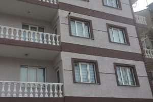 Bursa'da balkondan düşen kadın kurtarılamadı