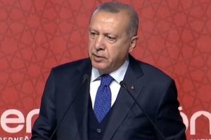 Erdoğan: Omuz omuza olmamız gerekirken başka mecralara yönelenleri görüyorum