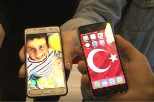 Bursa'da şehrin göbeğinde Türk Telekom skandalı! İş merkezinin çatısına çıkıp... (ÖZEL HABER)