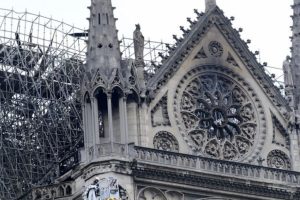 "Notre Dame Katedrali'nin yanması tüm Hristiyanlar için bir trajedi"
