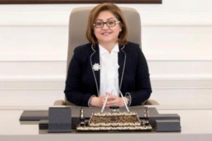 Fatma Şahin Gaziantep'te ''başkanlık'' sistemine geçiyor