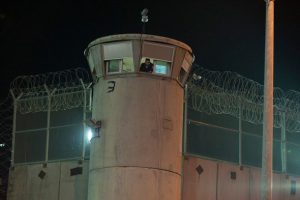 İsrail hapishanelerindeki Filistinliler en zor günlerini yaşıyor