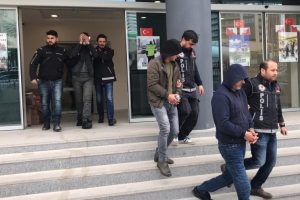 Bursa'da uyuşturucu satacaklardı, narkotik polisi planlarını bozdu