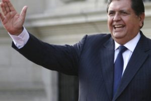 Eski Peru Devlet Başkanı kendini vurdu