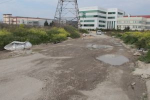 Bursa'nın me&ccedil;hul yolu, &ccedil;ile ve tehlike dolu! (&Ouml;ZEL HABER)