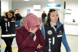 13 ilde FET&Ouml; operasyonu! G&ouml;zaltılar var