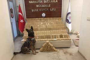 Aracın şasesine gizlenmiş 155 kilo eroin ele ge&ccedil;irildi