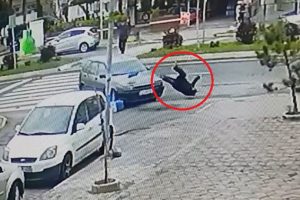 Metrelerce havaya u&ccedil;tu, ayağa kalkıp yoluna devam etti