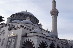 Japonya'da bir T&uuml;rk nişanesi 'Tokyo Camisi'