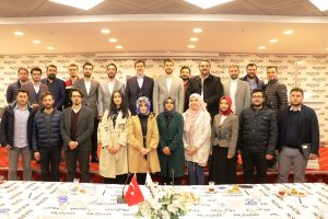 Burkay, Bursa'da Gen&ccedil; M&Uuml;SİAD &uuml;yeleri ile bir araya geldi