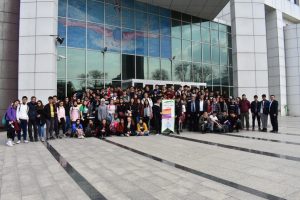 Bursa'da "Başkası olma kendin ol" projesi gen&ccedil;leri sporla buluşturdu