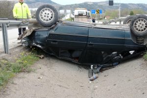 Hurdaya d&ouml;nen otomobilini paylaştı! "Buradan da sağ &ccedil;ıktım, lanet olsun kaderime"