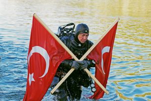 Cem Karabay'dan 23 Nisan dalışı