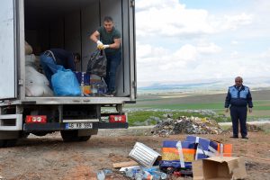 Ka&ccedil;ak sigara ve t&uuml;t&uuml;nler yakılarak imha edildi