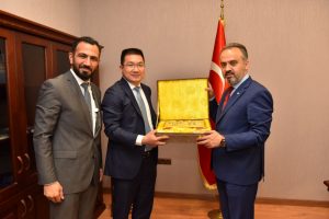 Bursa B&uuml;y&uuml;kşehir Belediye Başkanı Aktaş'a &Ccedil;in'den davet