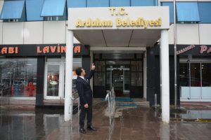 CHP'li başkanın ilk icraatı T.C. ibaresi oldu