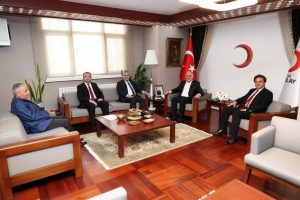 AK Partili vekiller T&uuml;rk Kızılayı Genel Başkanı Kınık'a başarılar diledi