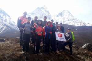 Bursalı dağcılar d&uuml;nyanın en y&uuml;ksek dağı Everest'e tırmandı