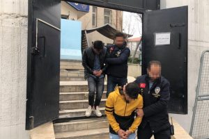 Akaryakıt istasyonuna baskın girişimi ş&uuml;phelileri yakalandı