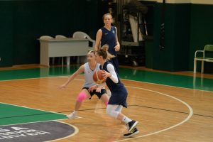 Bursa B&uuml;y&uuml;kşehir Belediyespor, Bayraklı'ya bileniyor