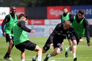 Beşiktaş, taktik ve kondisyon &ccedil;alıştı