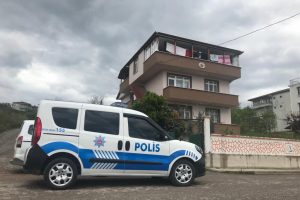Psikolojik sorunları olan kadın kendini vurdu!