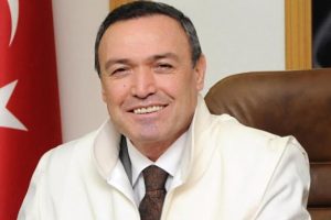 Eski rekt&ouml;r İsrafil Kurtcephe'ye FET&Ouml; &uuml;yeliğinden 6 yıl 3 ay hapis