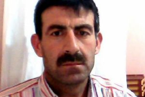 &Uuml;zerine yem &ccedil;uvalları devrilen iş&ccedil;i &ouml;ld&uuml;
